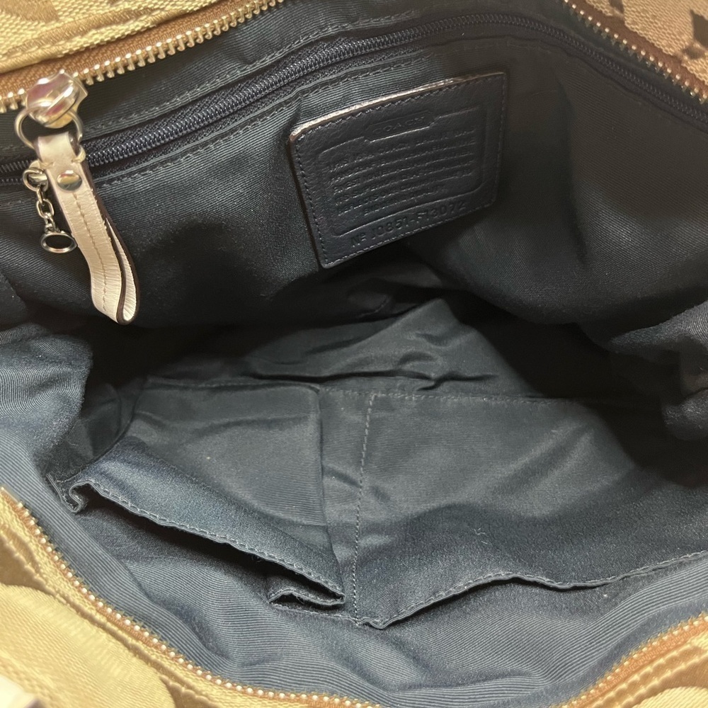 Authentic Coach Signature C Canvas in Brown and Khaki. - Picture 5 of 6